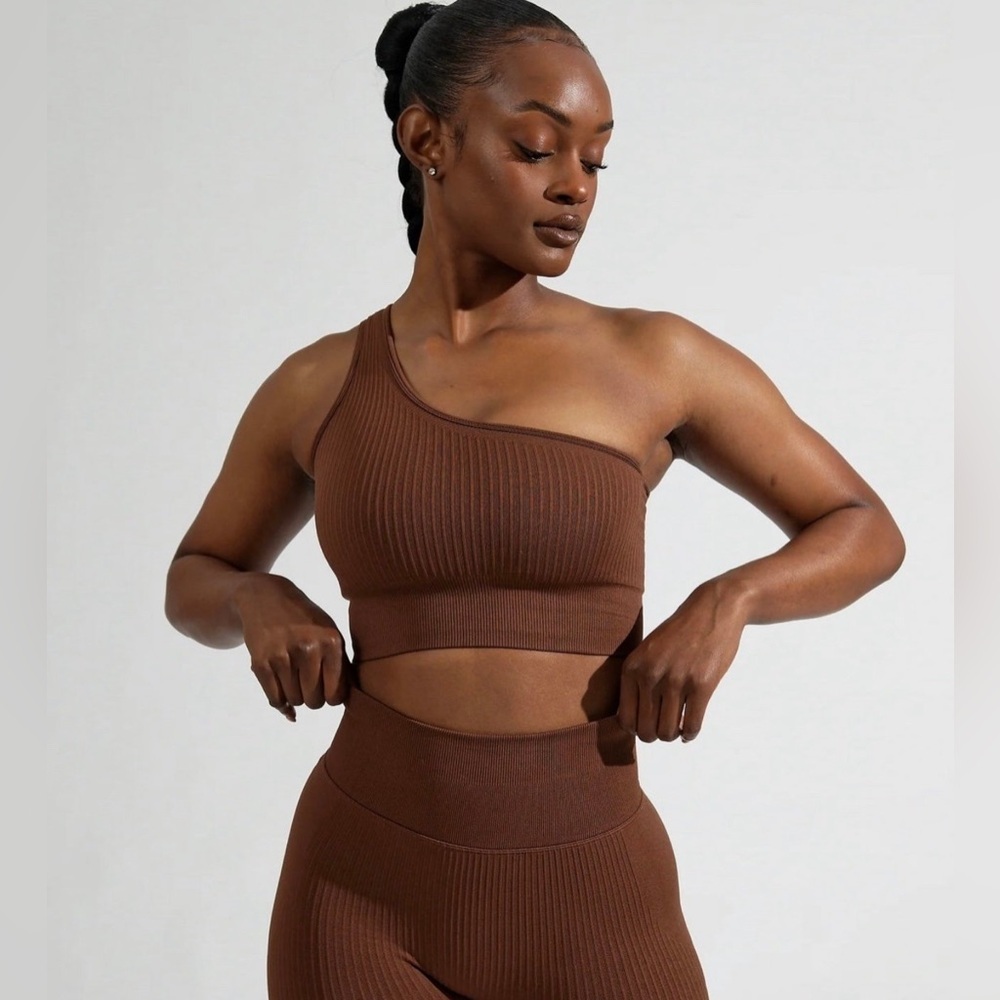NWT BuffBunny Ribbed Seamless Sports Bra - Mocha Sz Small